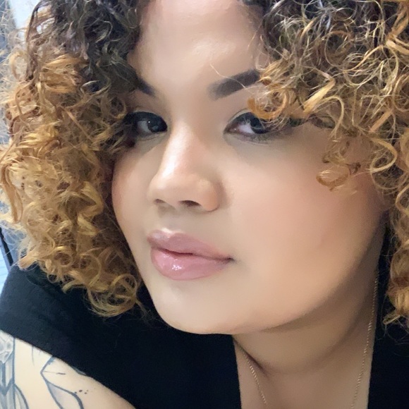 Meet your Posher, Jessica - Picture 1 of 1